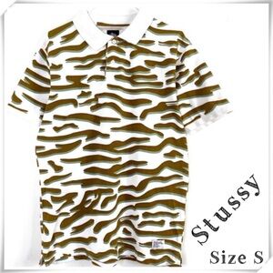 STUSSY Camouflage Print Casual Polo Shirt in White with Brown Size S